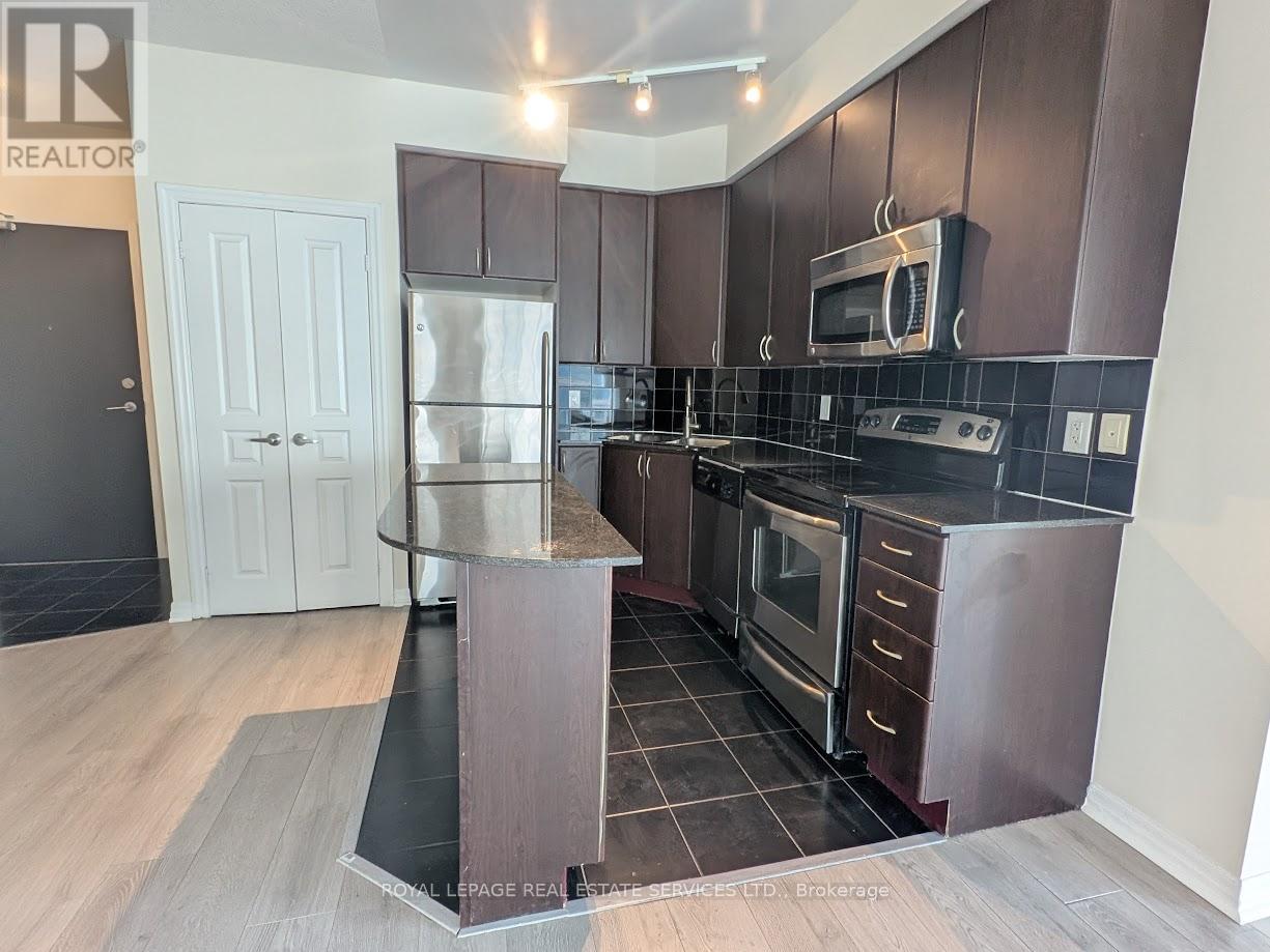 1008 - 225 Webb Drive, Mississauga, Ontario  L5B 4P2 - Photo 6 - W12448678