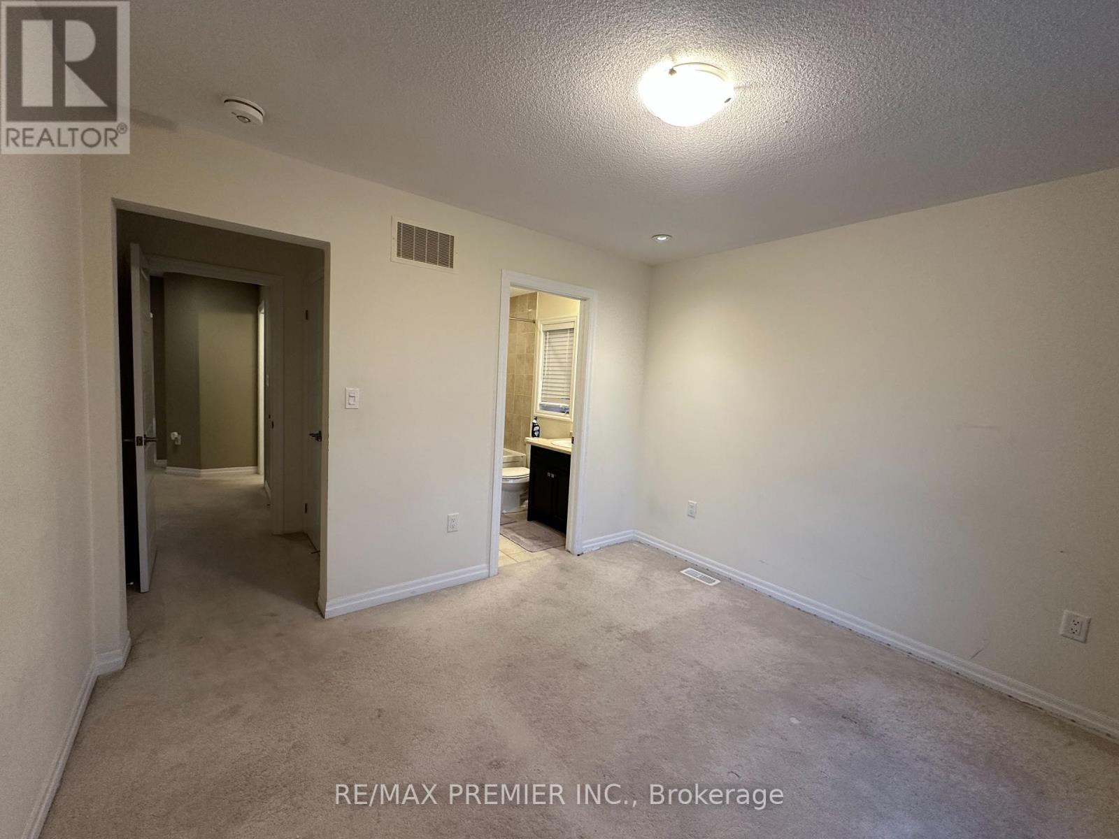3156 Ernest Applebe Boulevard, Oakville, Ontario  L6H 7C3 - Photo 10 - W12448723