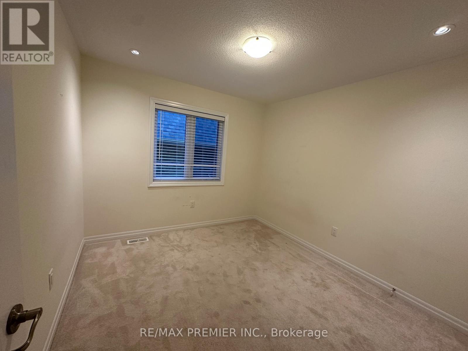 3156 Ernest Applebe Boulevard, Oakville, Ontario  L6H 7C3 - Photo 11 - W12448723
