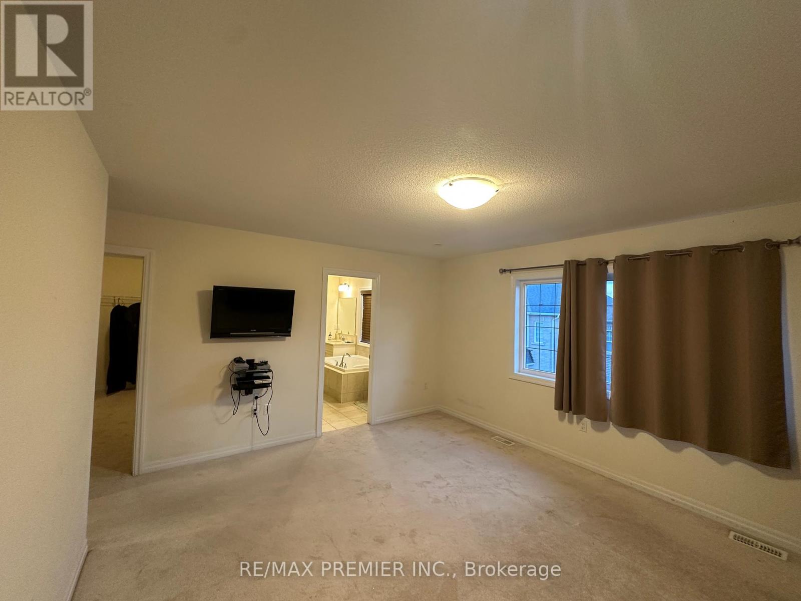 3156 Ernest Applebe Boulevard, Oakville, Ontario  L6H 7C3 - Photo 14 - W12448723