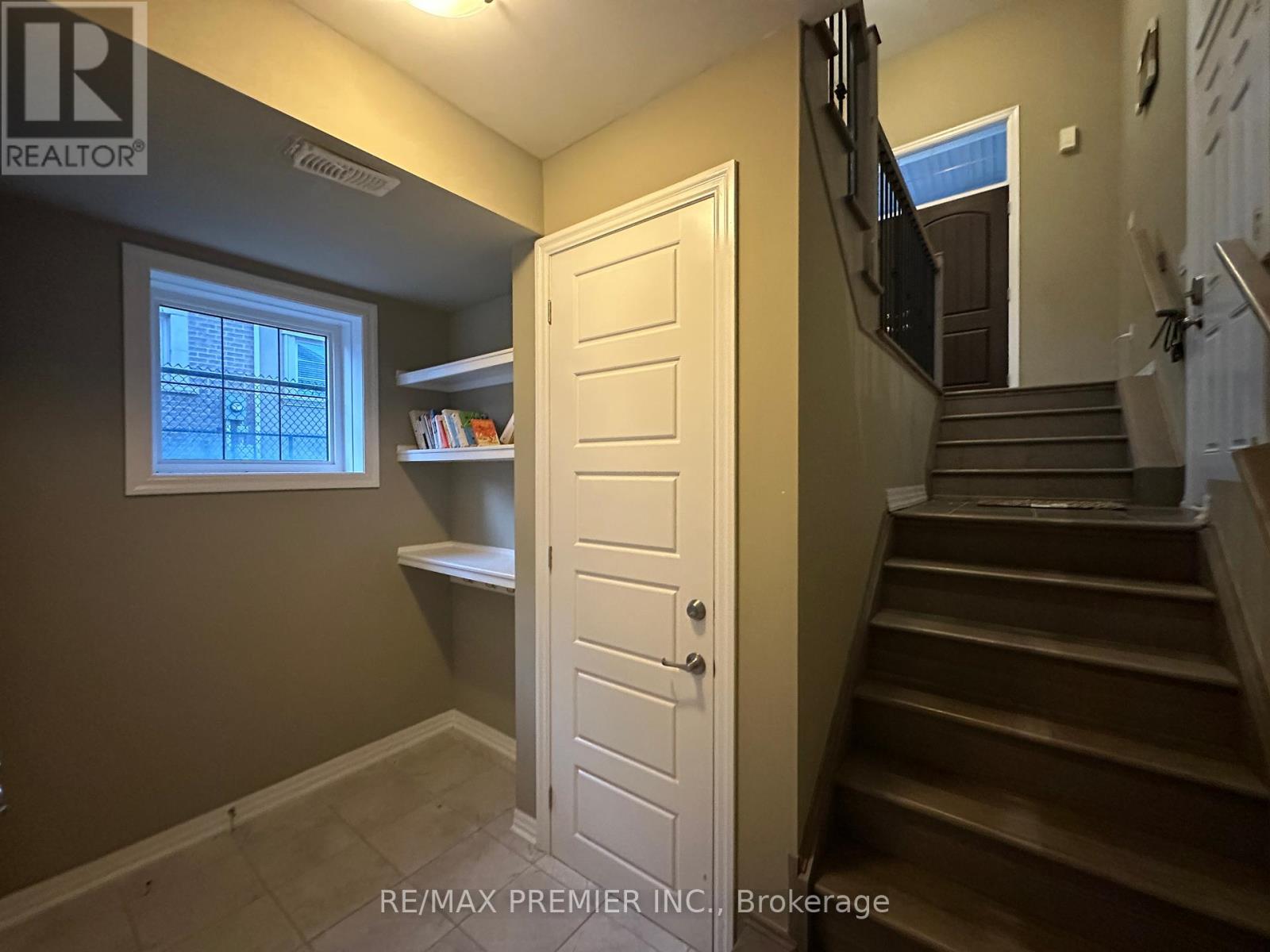 3156 Ernest Applebe Boulevard, Oakville, Ontario  L6H 7C3 - Photo 18 - W12448723
