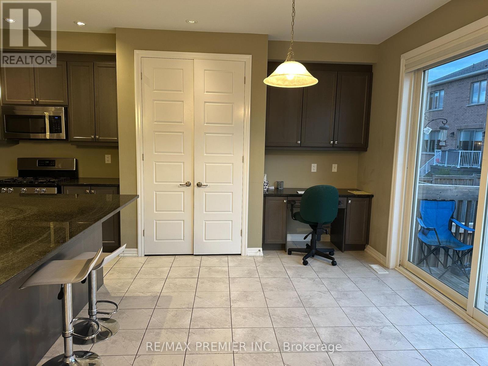 3156 Ernest Applebe Boulevard, Oakville, Ontario  L6H 7C3 - Photo 21 - W12448723