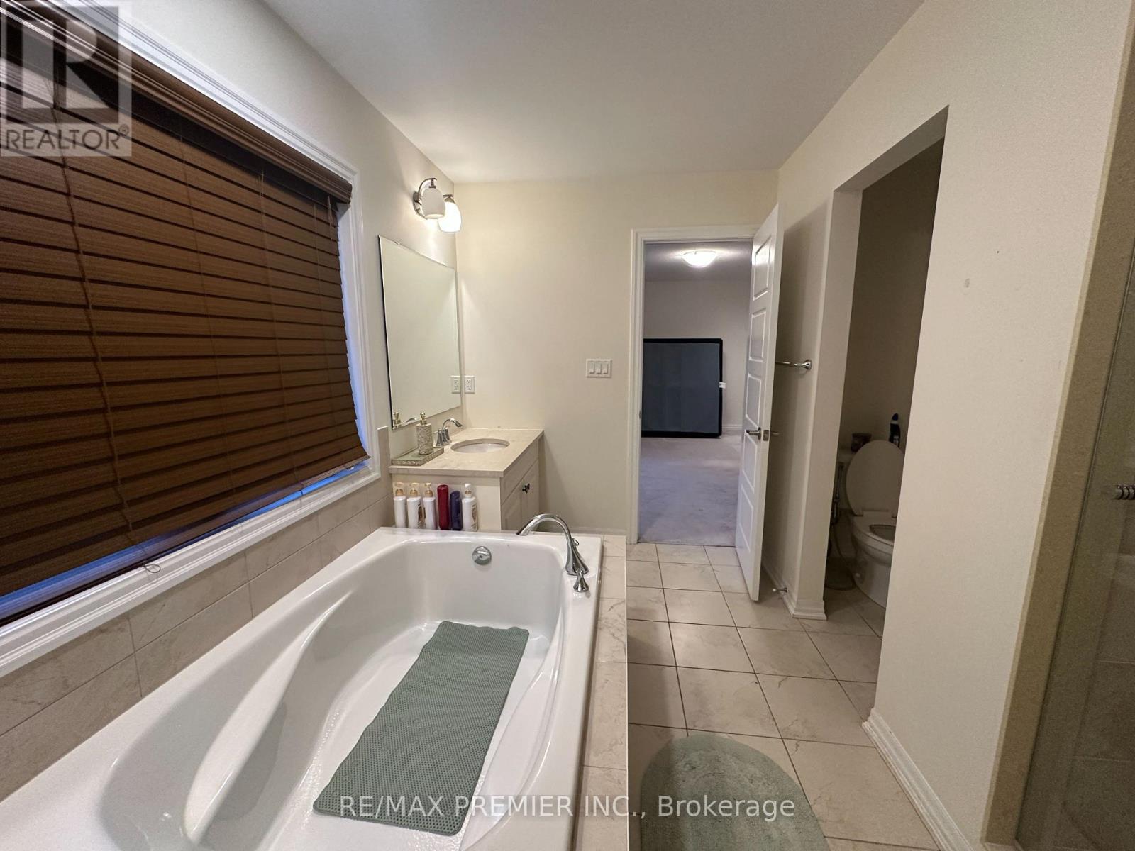 3156 Ernest Applebe Boulevard, Oakville, Ontario  L6H 7C3 - Photo 27 - W12448723