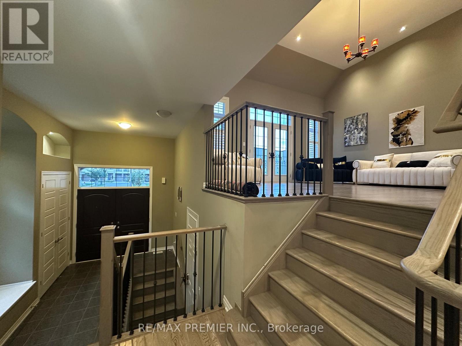 3156 Ernest Applebe Boulevard, Oakville, Ontario  L6H 7C3 - Photo 3 - W12448723