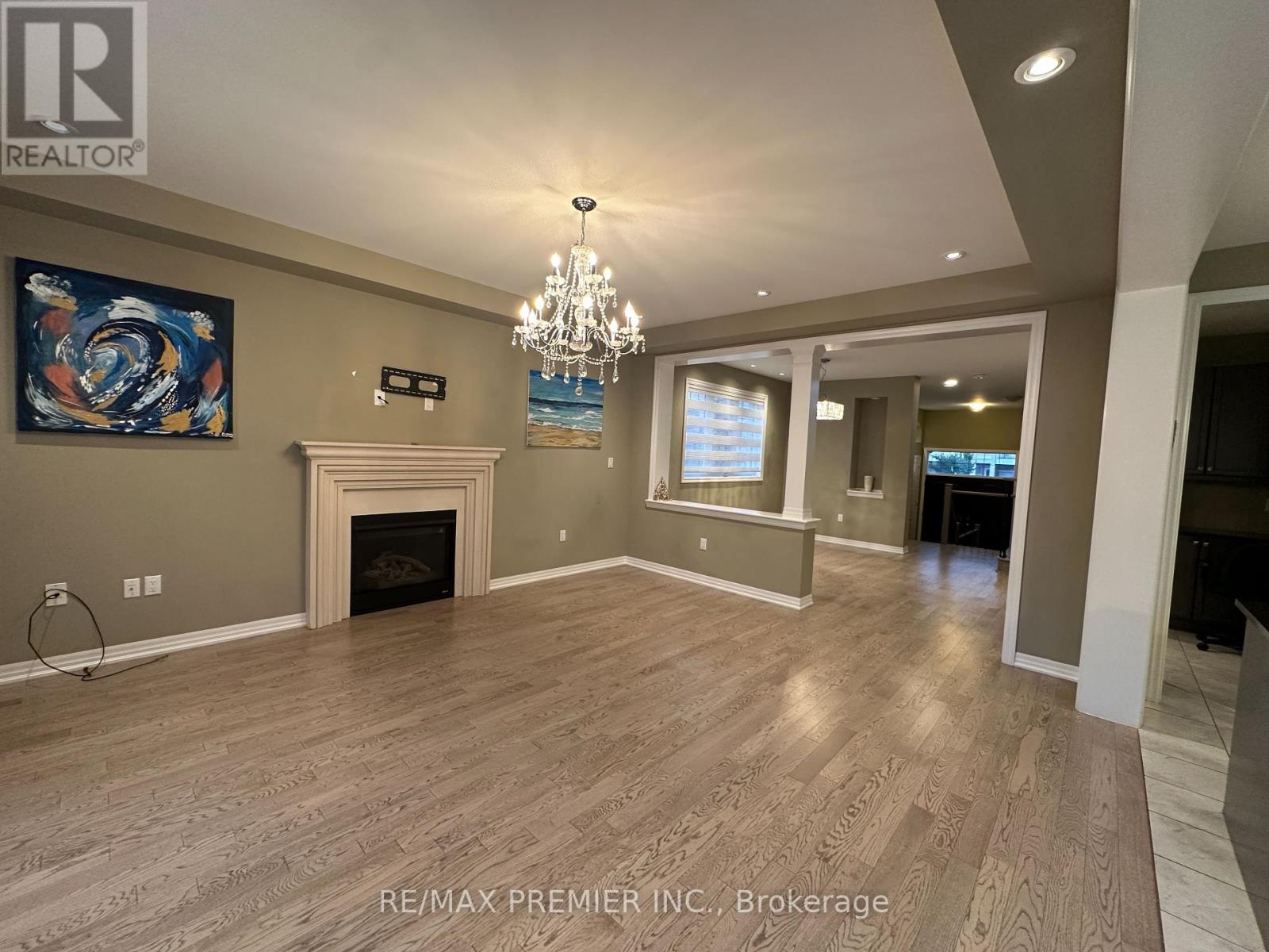3156 Ernest Applebe Boulevard, Oakville, Ontario  L6H 7C3 - Photo 6 - W12448723