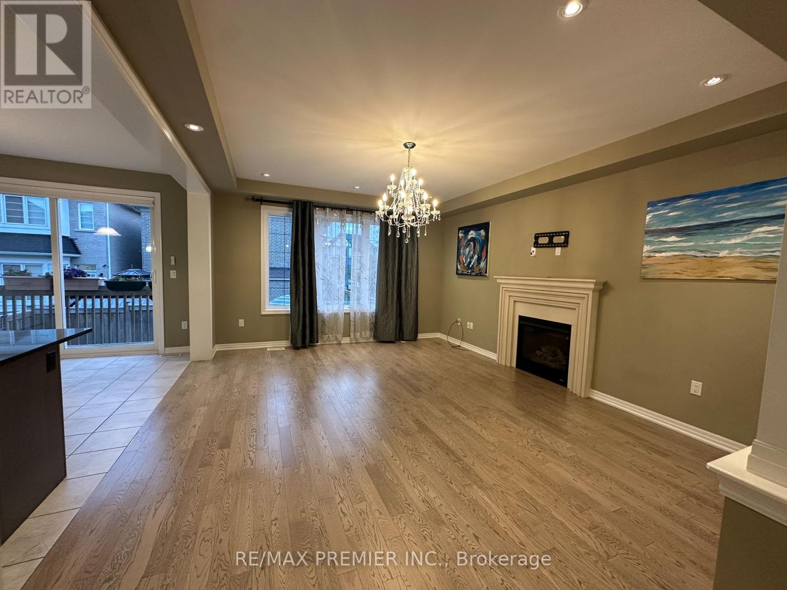 3156 Ernest Applebe Boulevard, Oakville, Ontario  L6H 7C3 - Photo 8 - W12448723