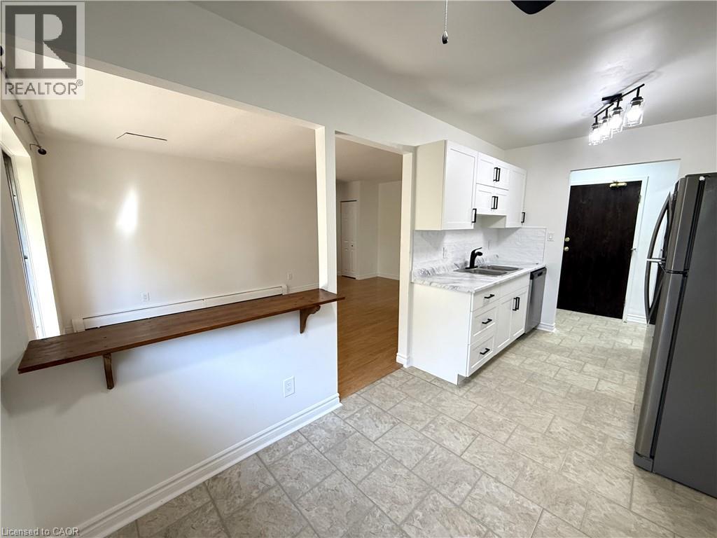 475 Parkside Drive Unit# 19, Waterloo, Ontario  N2L 4X6 - Photo 2 - 40777012
