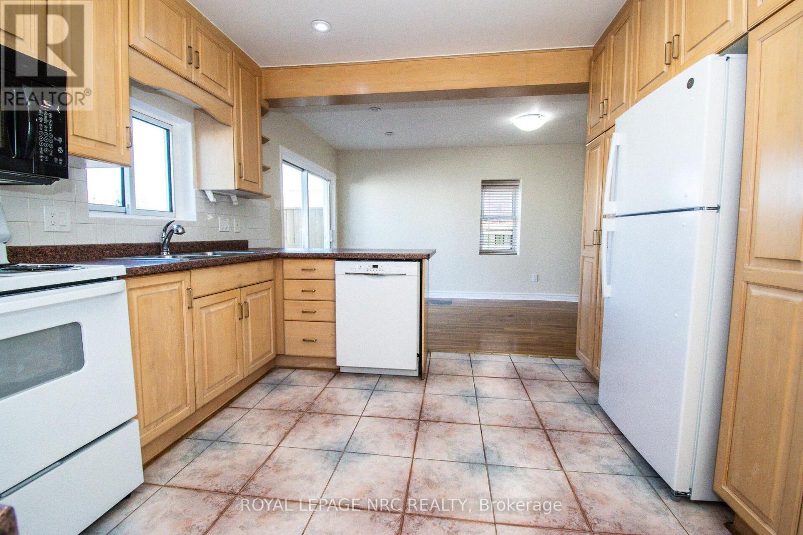 6561 Bellevue Street, Niagara Falls (Morrison), Ontario  L2E 1Y9 - Photo 12 - X12448881