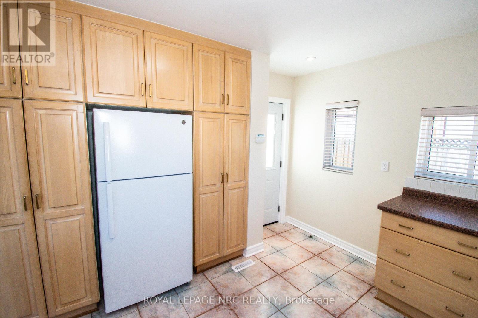 6561 Bellevue Street, Niagara Falls (Morrison), Ontario  L2E 1Y9 - Photo 17 - X12448881