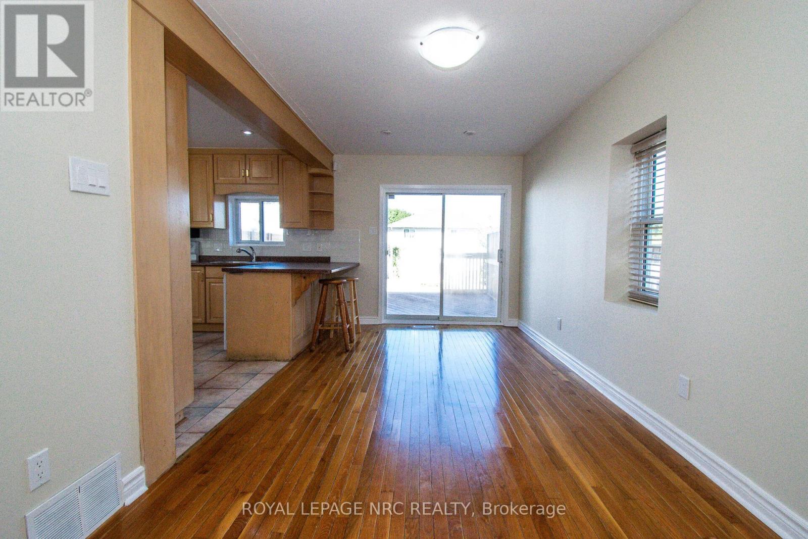 6561 Bellevue Street, Niagara Falls (Morrison), Ontario  L2E 1Y9 - Photo 8 - X12448881