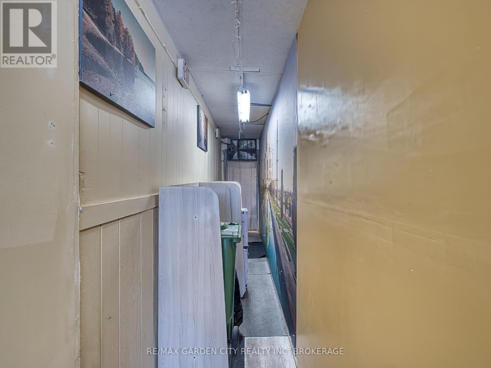 43 Geneva Street, St. Catharines, Ontario  L2N 2H1 - Photo 12 - X12448884