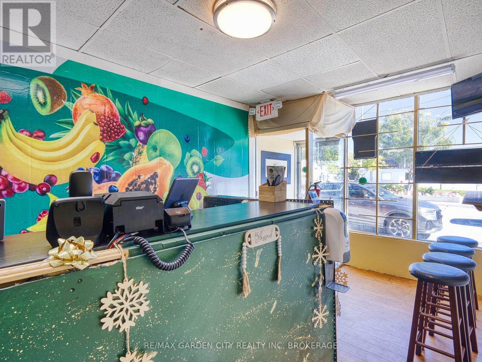 43 Geneva Street, St. Catharines, Ontario  L2N 2H1 - Photo 6 - X12448884