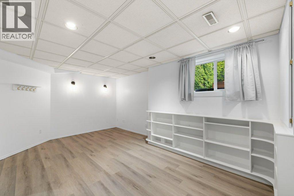 64 Woodmark Crescent Sw, Calgary, Alberta  T2W 4Z2 - Photo 34 - A2262249