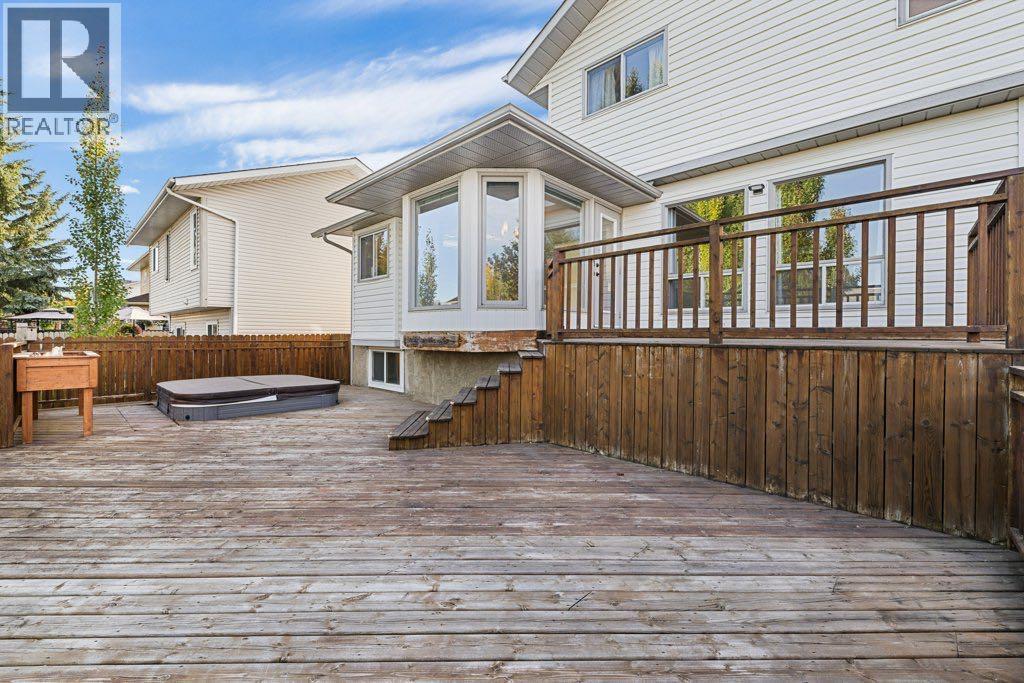 64 Woodmark Crescent Sw, Calgary, Alberta  T2W 4Z2 - Photo 38 - A2262249
