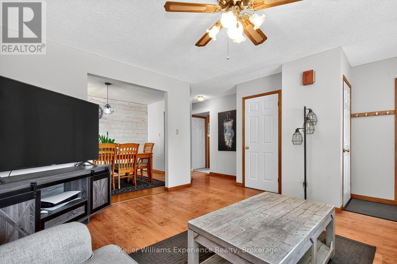 308 Assiniboia Street, Tay (Port Mcnicoll), Ontario  L0K 1R0 - Photo 7 - S12448747