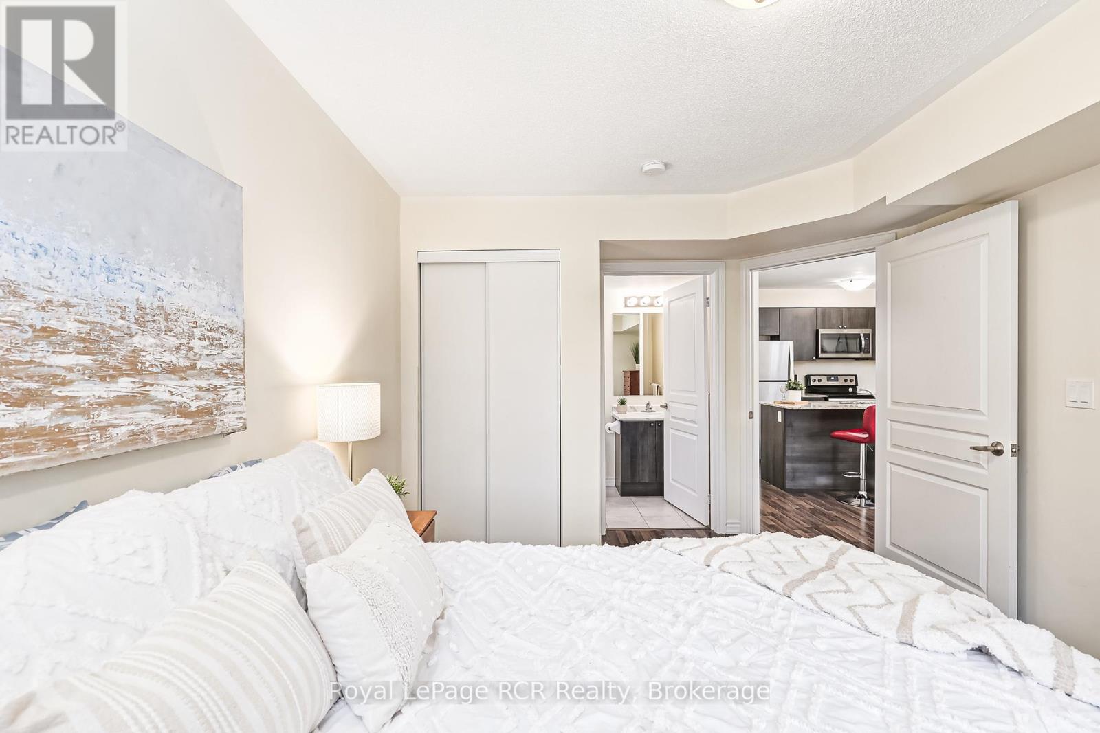 205 - 2 Cove Court, Collingwood, Ontario  L9Y 0Y6 - Photo 17 - S12448780