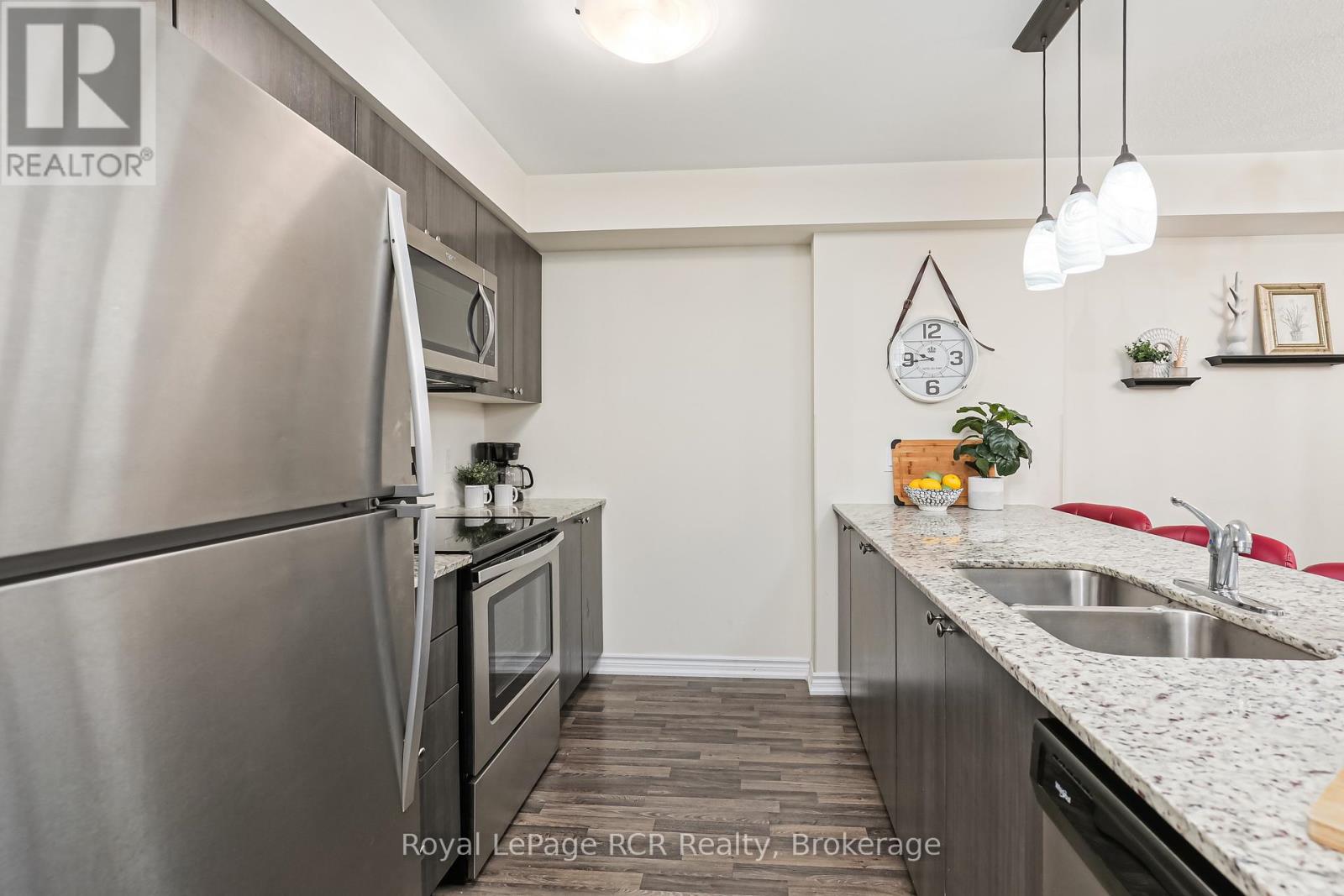 205 - 2 Cove Court, Collingwood, Ontario  L9Y 0Y6 - Photo 6 - S12448780