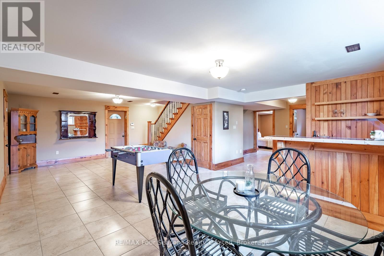 805 Eastdale Drive, Wasaga Beach, Ontario  L9Z 2R5 - Photo 35 - S12448887