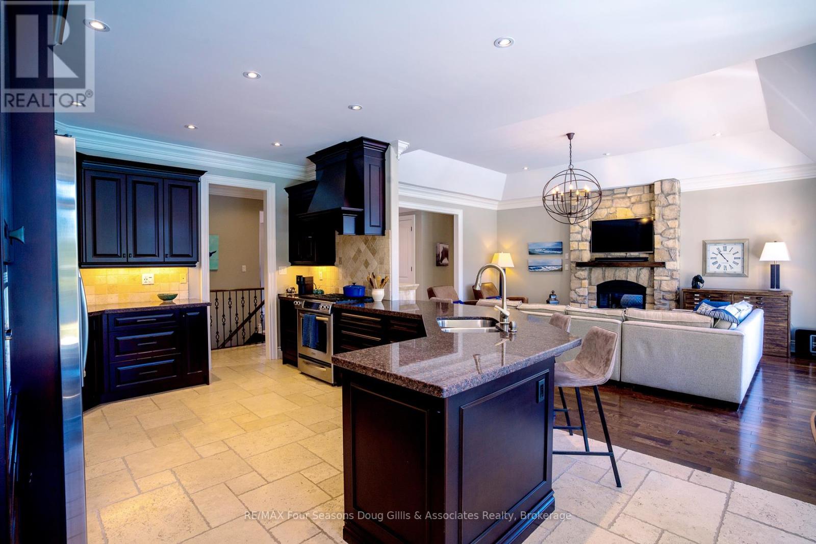 150 Rankins Crescent, Blue Mountains, Ontario  N0H 2P0 - Photo 23 - X12448751