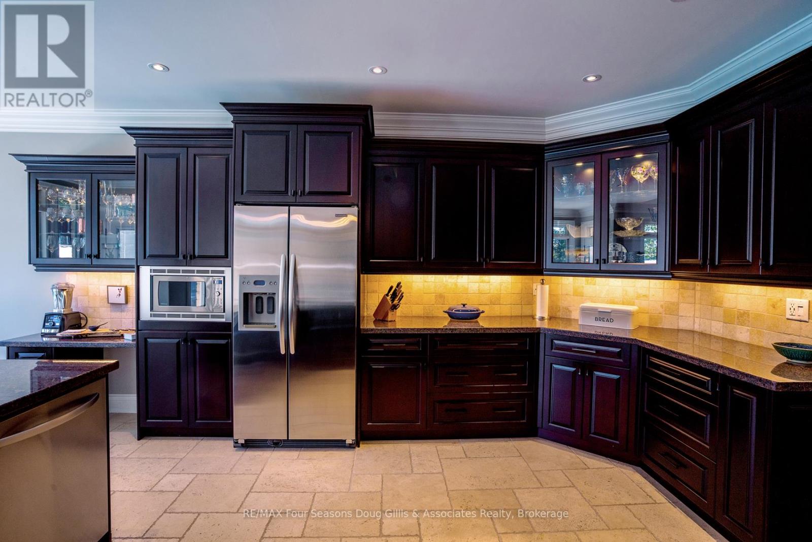 150 Rankins Crescent, Blue Mountains, Ontario  N0H 2P0 - Photo 26 - X12448751