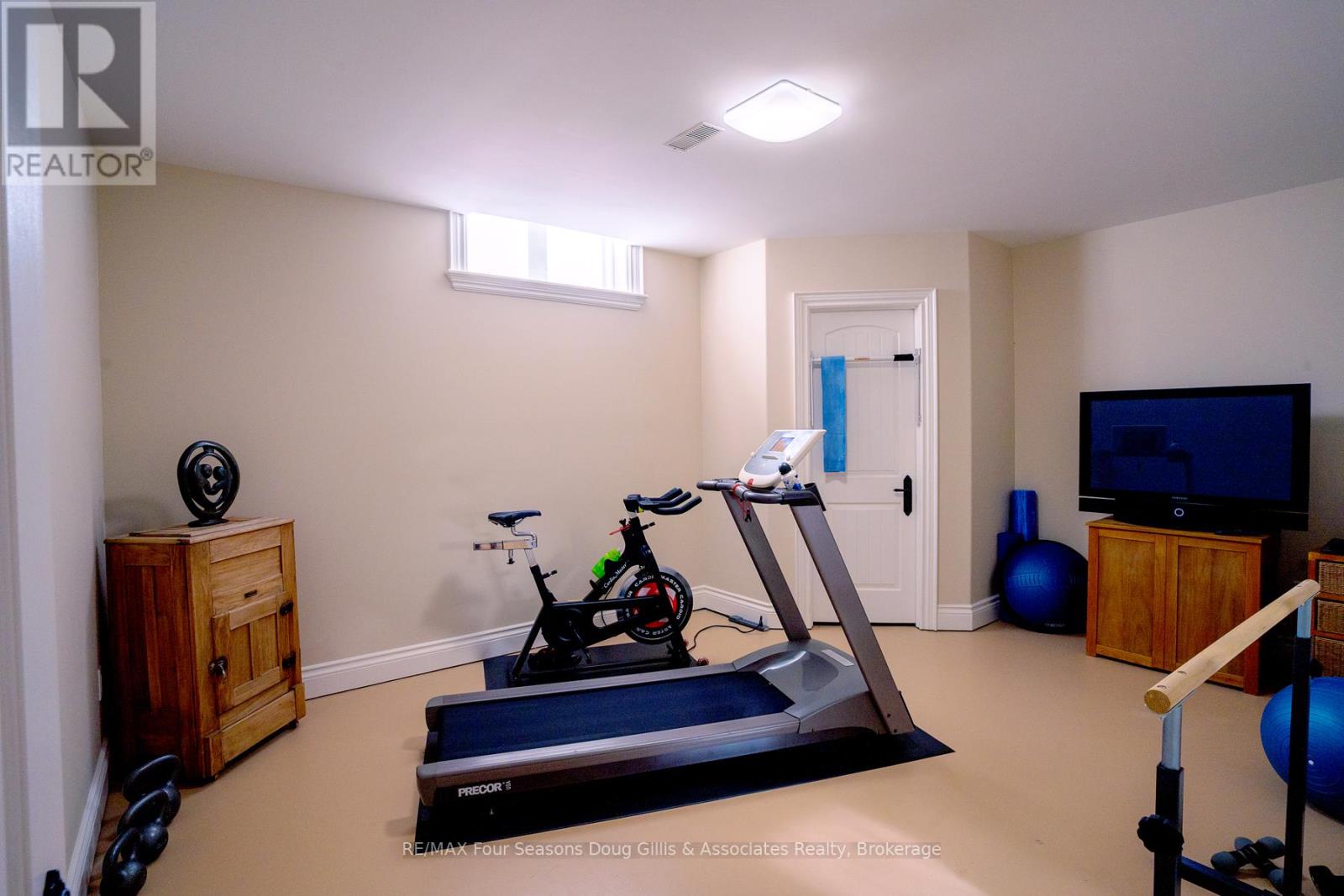 150 Rankins Crescent, Blue Mountains, Ontario  N0H 2P0 - Photo 41 - X12448751
