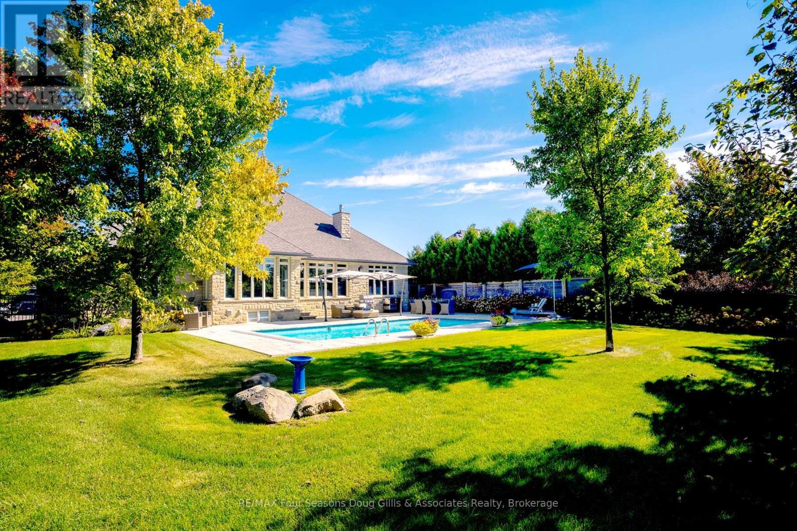 150 Rankins Crescent, Blue Mountains, Ontario  N0H 2P0 - Photo 44 - X12448751