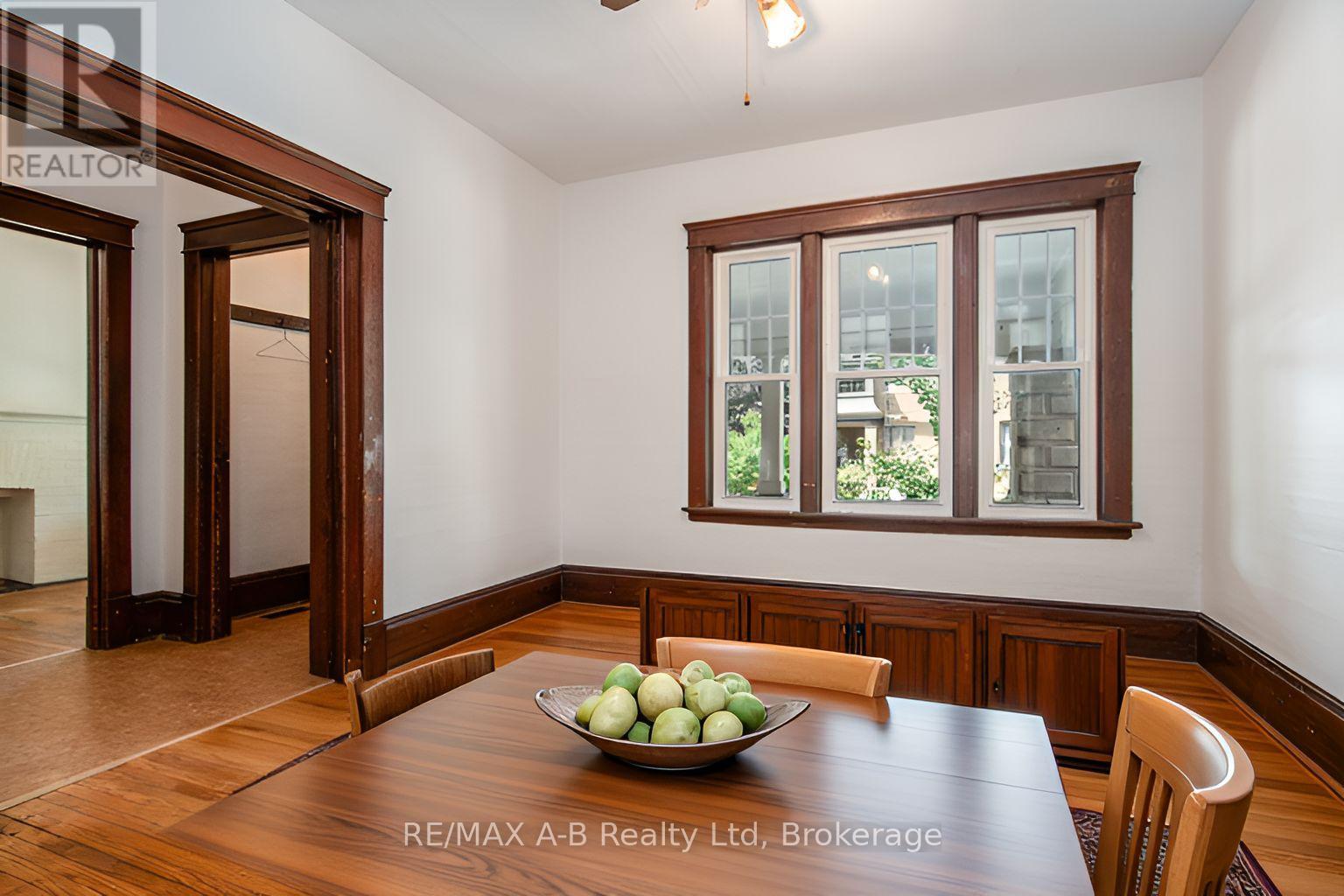 73 Stratford Street, Stratford, Ontario  N5A 2H7 - Photo 4 - X12448832