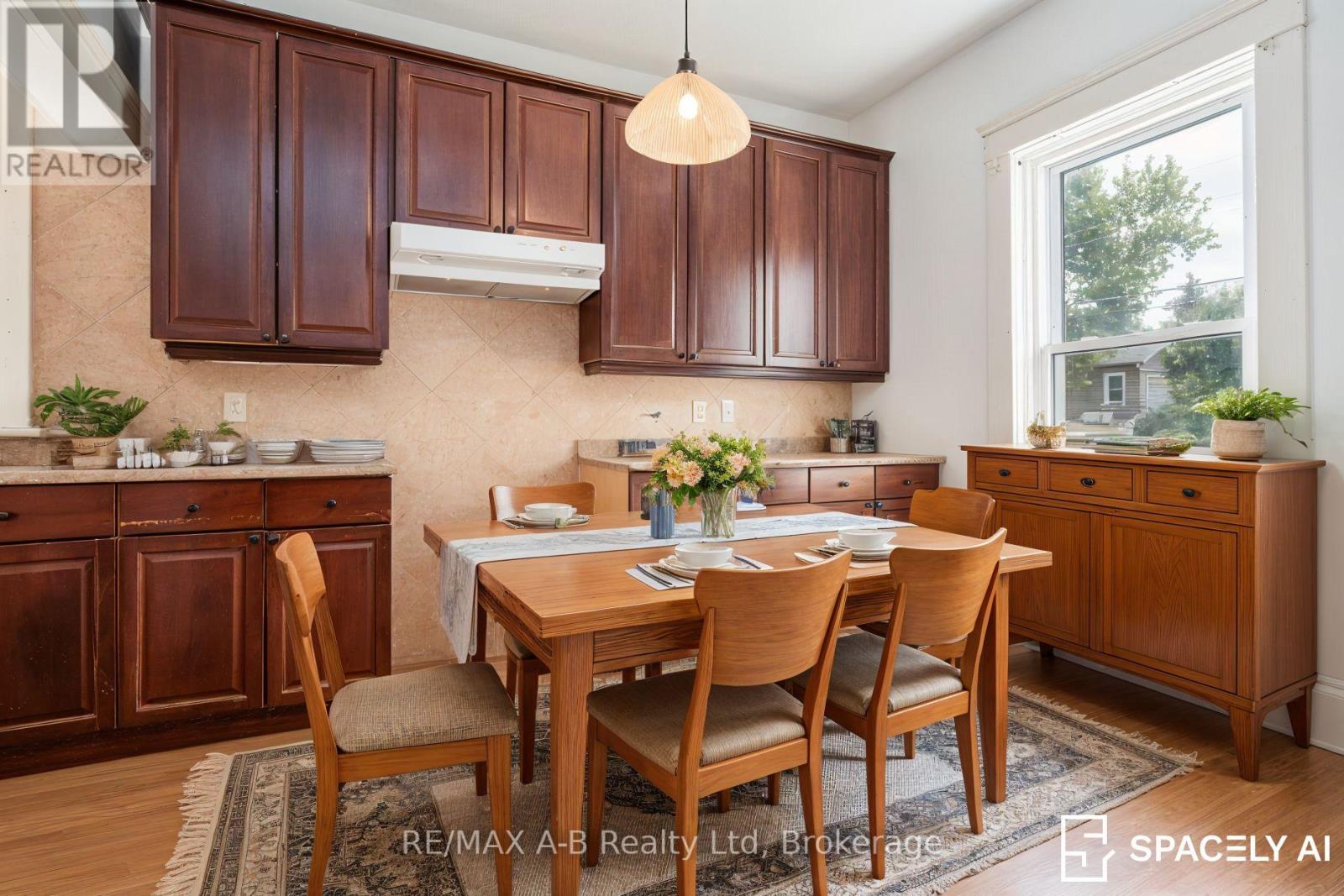 73 Stratford Street, Stratford, Ontario  N5A 2H7 - Photo 6 - X12448832