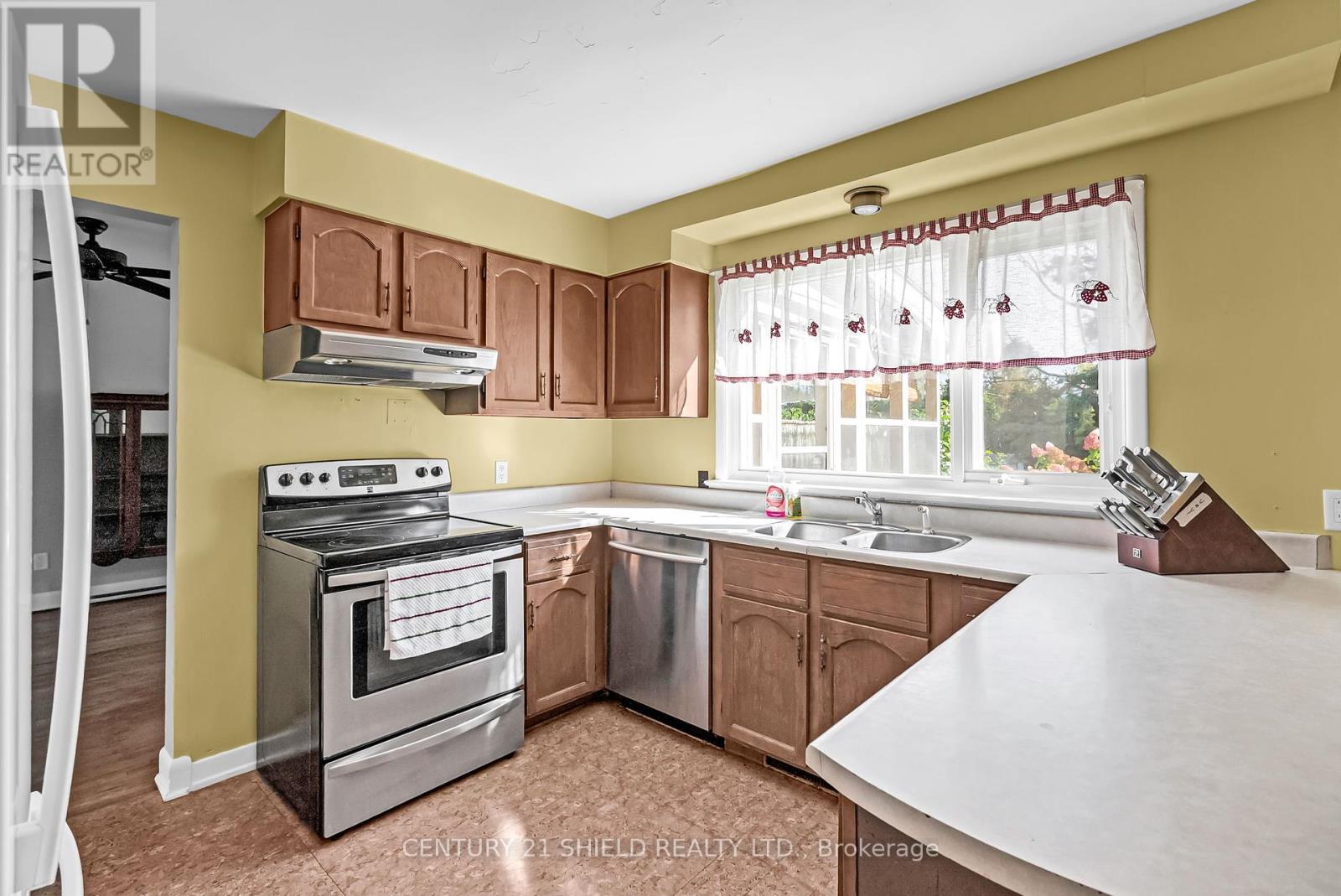 94 Columbia Avenue, South Stormont, Ontario  K0C 1P0 - Photo 14 - X12448777