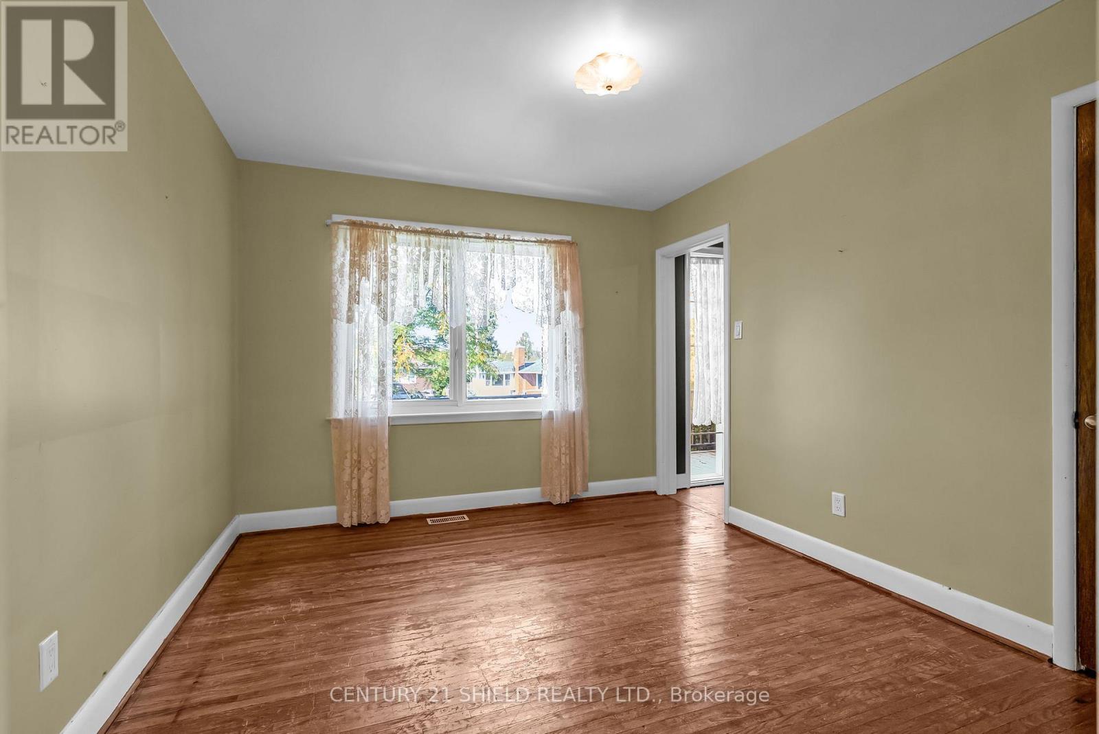 94 Columbia Avenue, South Stormont, Ontario  K0C 1P0 - Photo 18 - X12448777