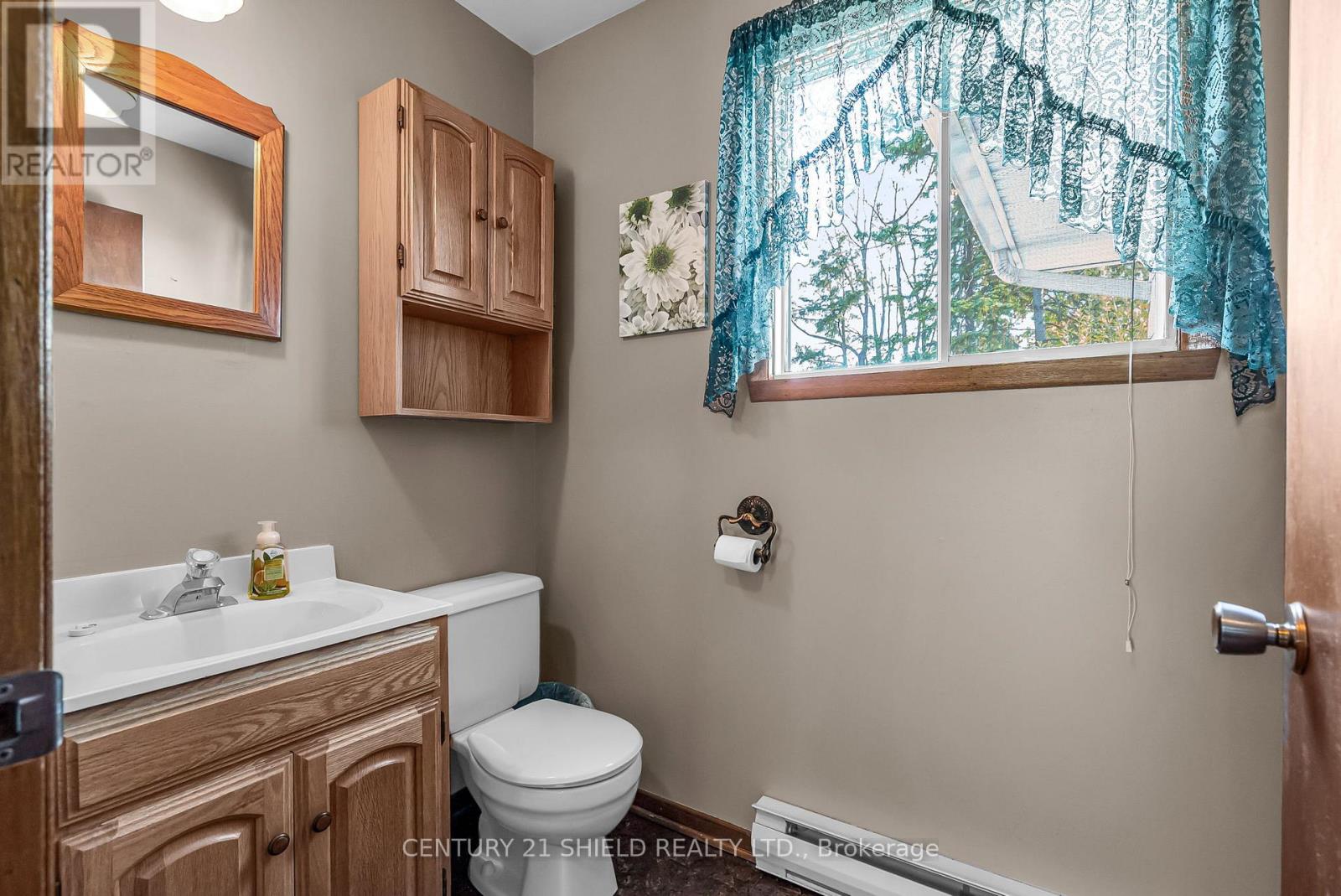 94 Columbia Avenue, South Stormont, Ontario  K0C 1P0 - Photo 20 - X12448777