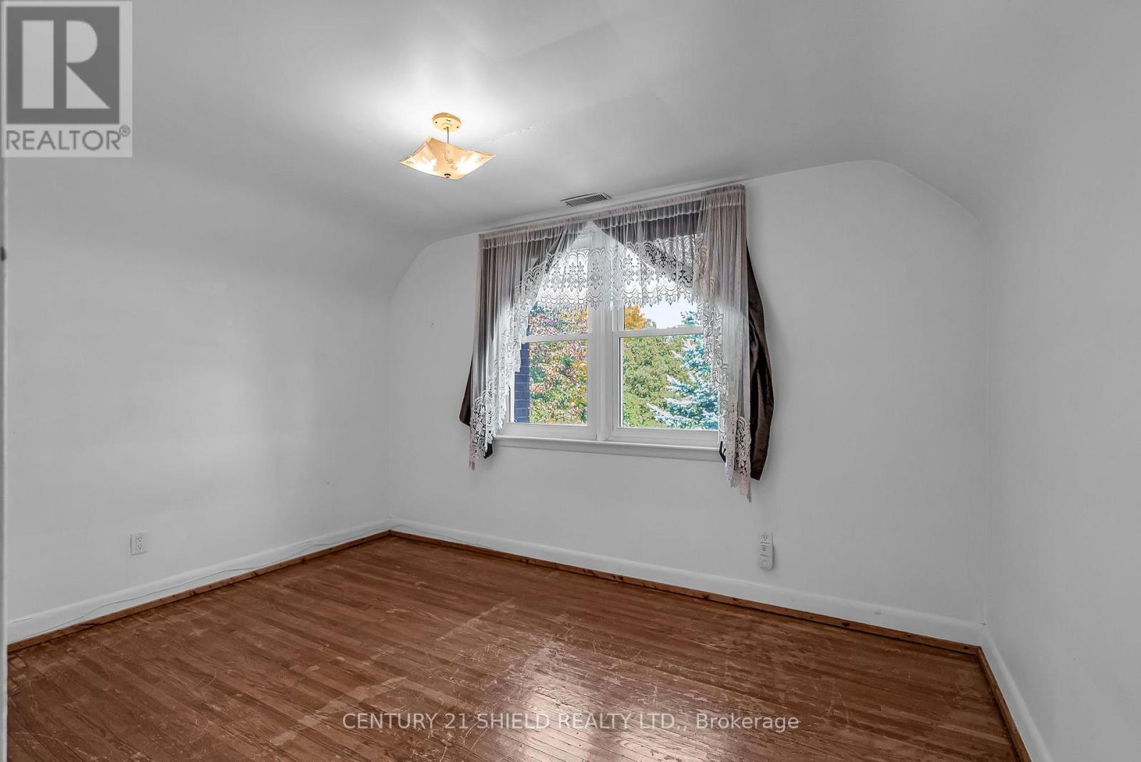94 Columbia Avenue, South Stormont, Ontario  K0C 1P0 - Photo 23 - X12448777