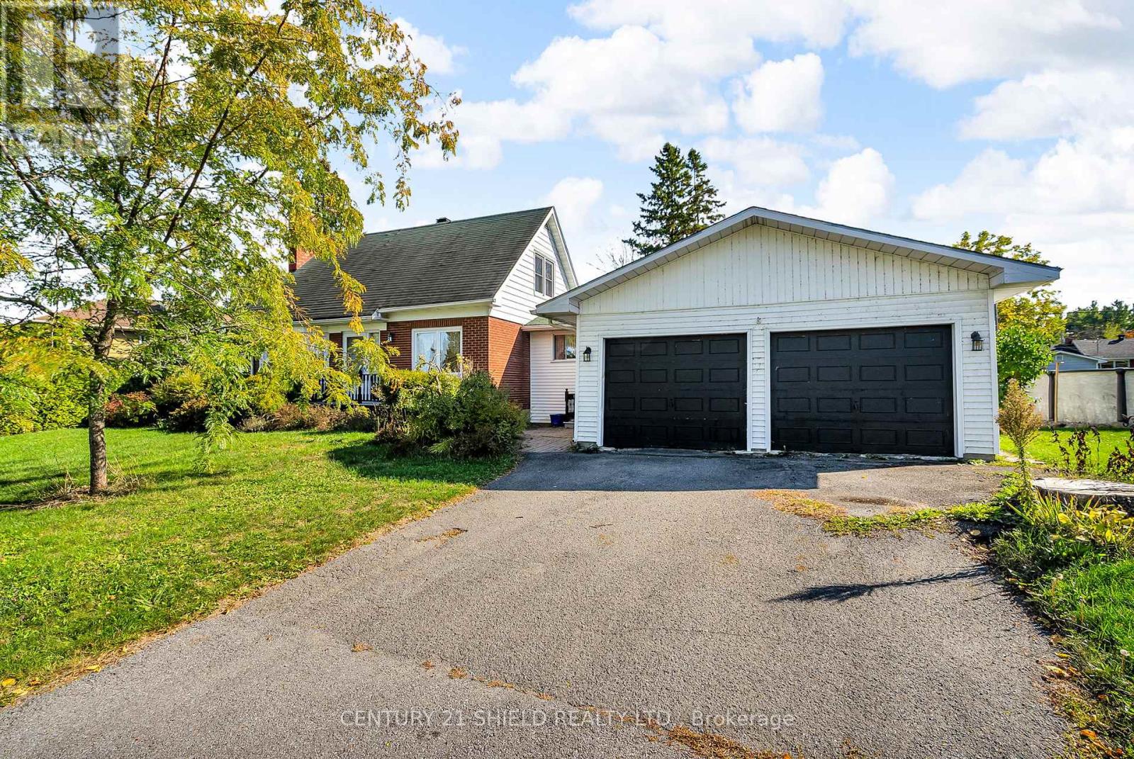 94 Columbia Avenue, South Stormont, Ontario  K0C 1P0 - Photo 3 - X12448777