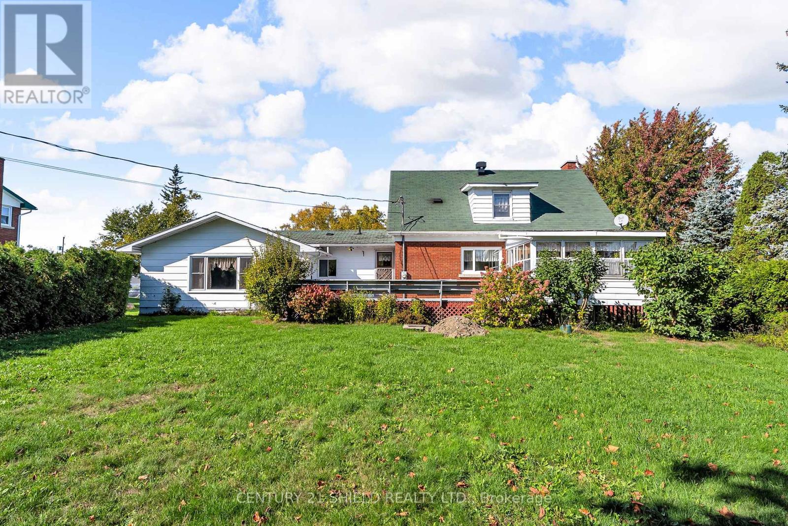 94 Columbia Avenue, South Stormont, Ontario  K0C 1P0 - Photo 39 - X12448777