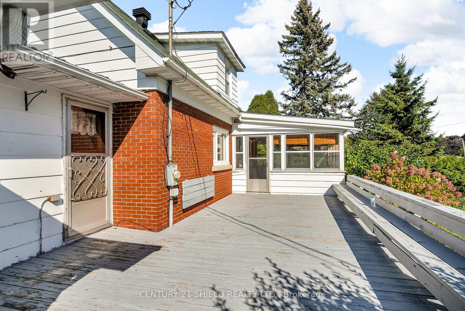 94 Columbia Avenue, South Stormont, Ontario  K0C 1P0 - Photo 40 - X12448777