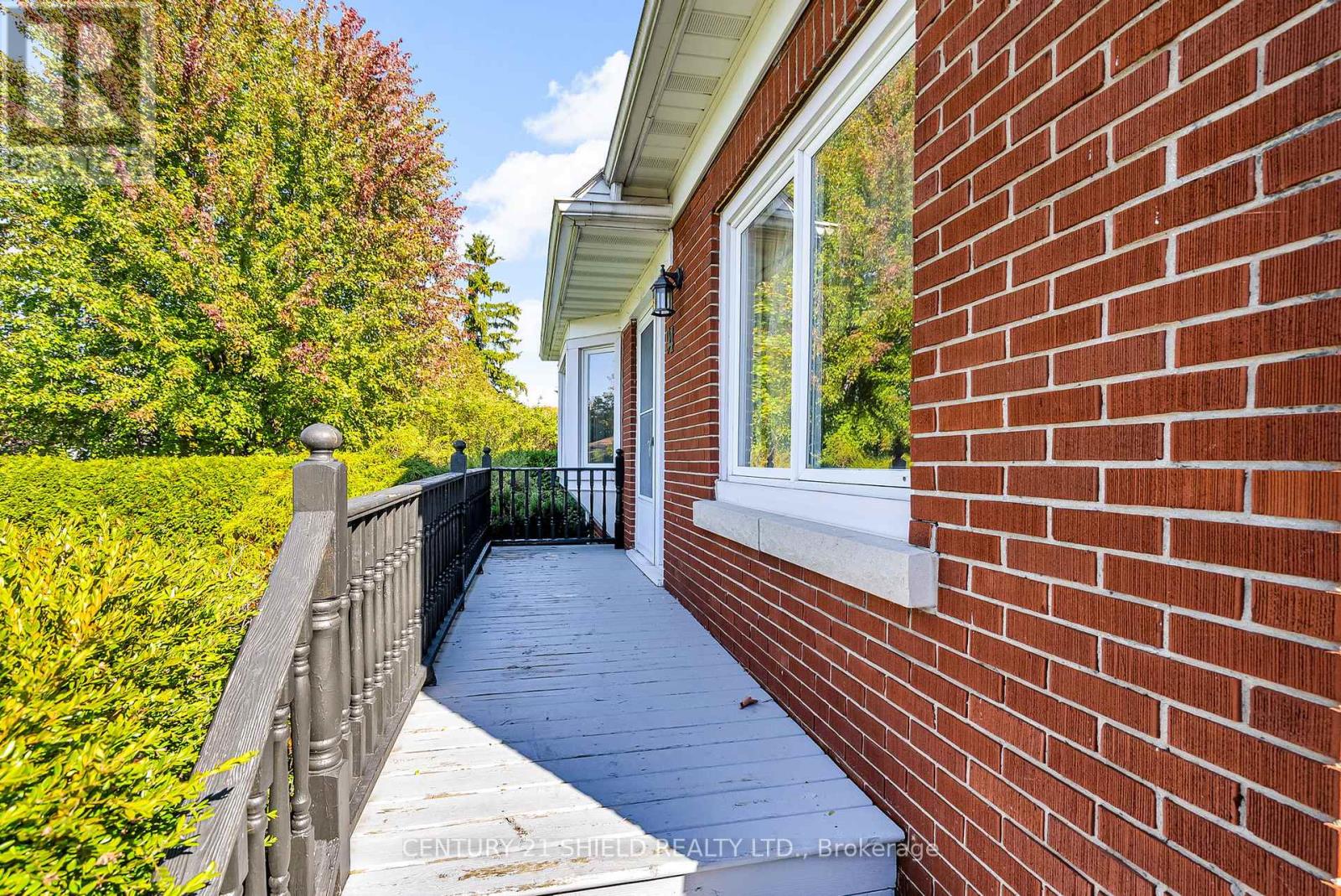 94 Columbia Avenue, South Stormont, Ontario  K0C 1P0 - Photo 5 - X12448777