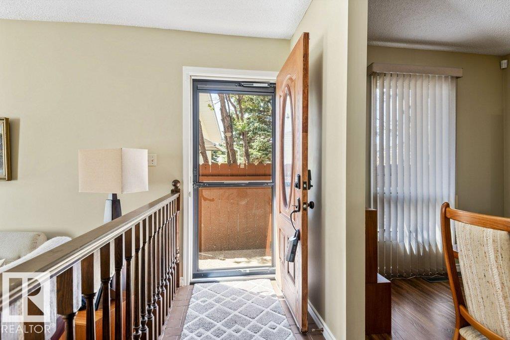 4668 16a Av Nw, Edmonton, Alberta  T6L 2S2 - Photo 5 - E4461104