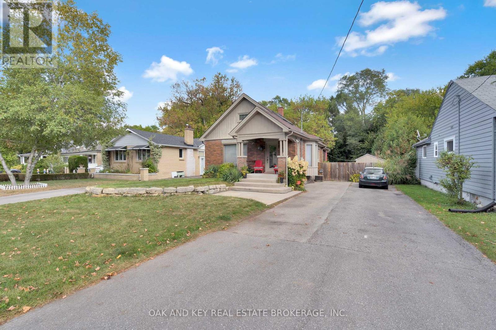 21 Foster Avenue W, London North, Ontario  N6H 2K7 - Photo 2 - X12448656
