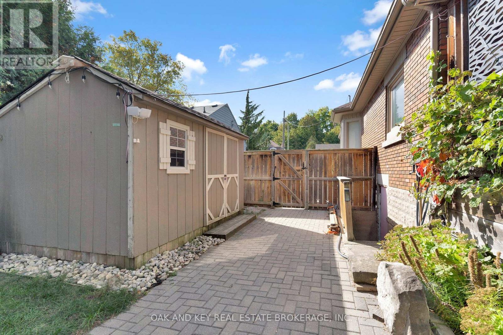 21 Foster Avenue W, London North, Ontario  N6H 2K7 - Photo 44 - X12448656