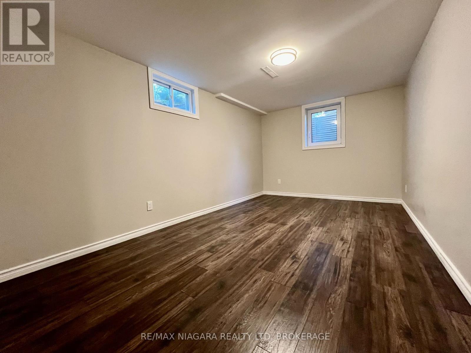 Lower - 7253 Thornhill Crescent, Niagara Falls, Ontario  L2E 5W5 - Photo 10 - X12399500