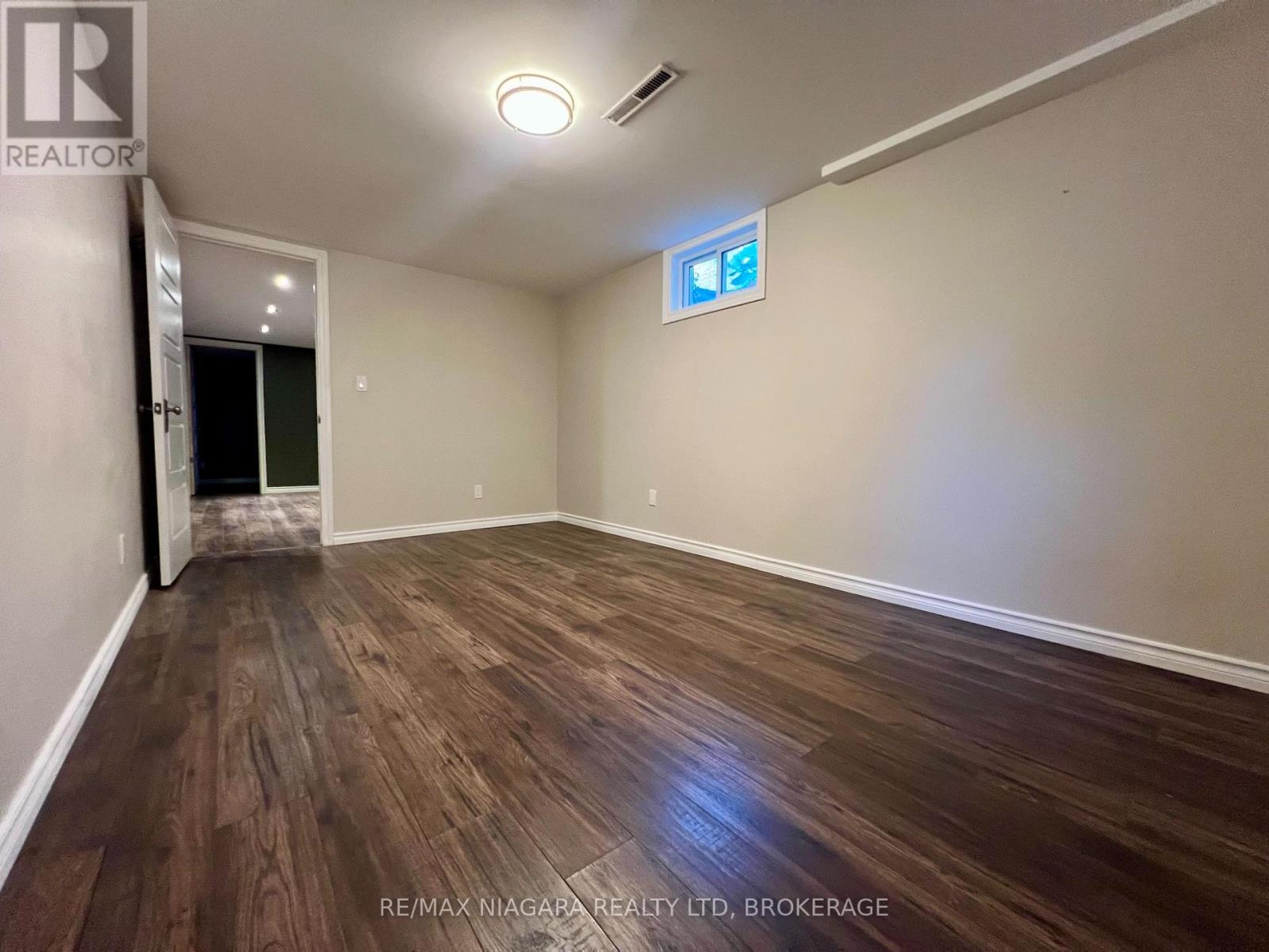 Lower - 7253 Thornhill Crescent, Niagara Falls, Ontario  L2E 5W5 - Photo 9 - X12399500