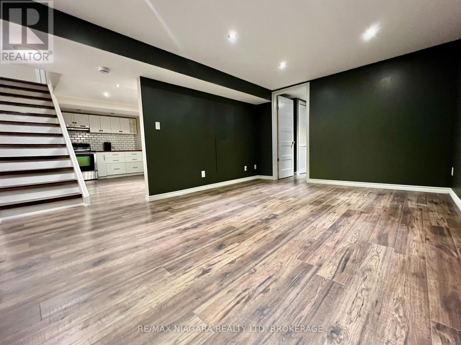 Lower - 7253 Thornhill Crescent, Niagara Falls, Ontario  L2E 5W5 - Photo 6 - X12399500