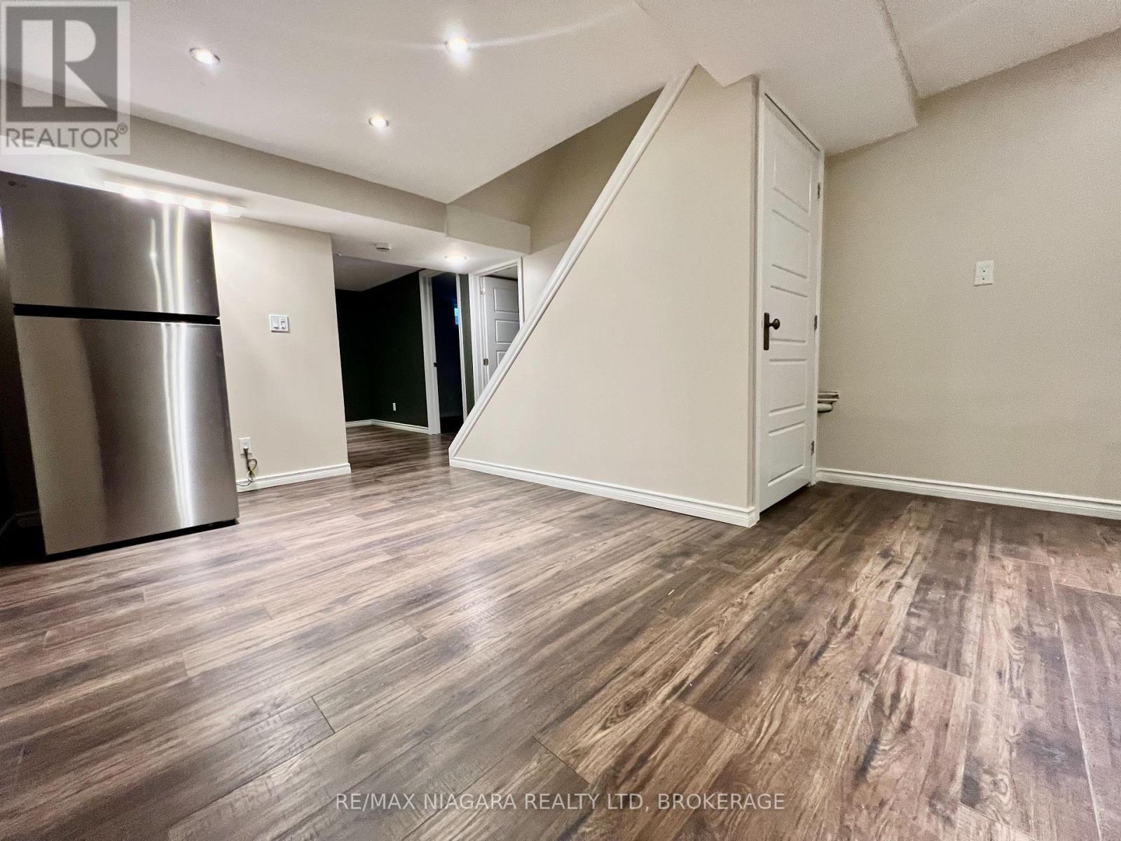 Lower - 7253 Thornhill Crescent, Niagara Falls, Ontario  L2E 5W5 - Photo 5 - X12399500