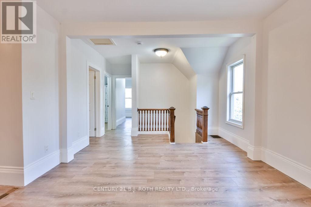 57 Penetang Street, Barrie (Codrington), Ontario  L4M 1V5 - Photo 12 - S12343923