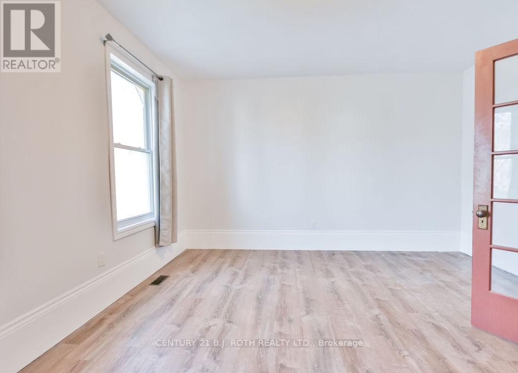 57 Penetang Street, Barrie (Codrington), Ontario  L4M 1V5 - Photo 8 - S12343923