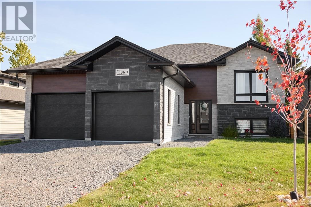 136 Hollybrook, Azilda, Ontario  P0M 1B0 - Photo 1 - 2125115