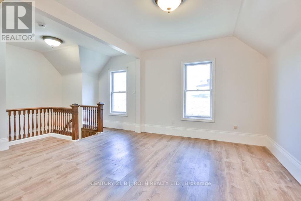 57 Penetang Street, Barrie (Codrington), Ontario  L4M 1V5 - Photo 11 - S12343923