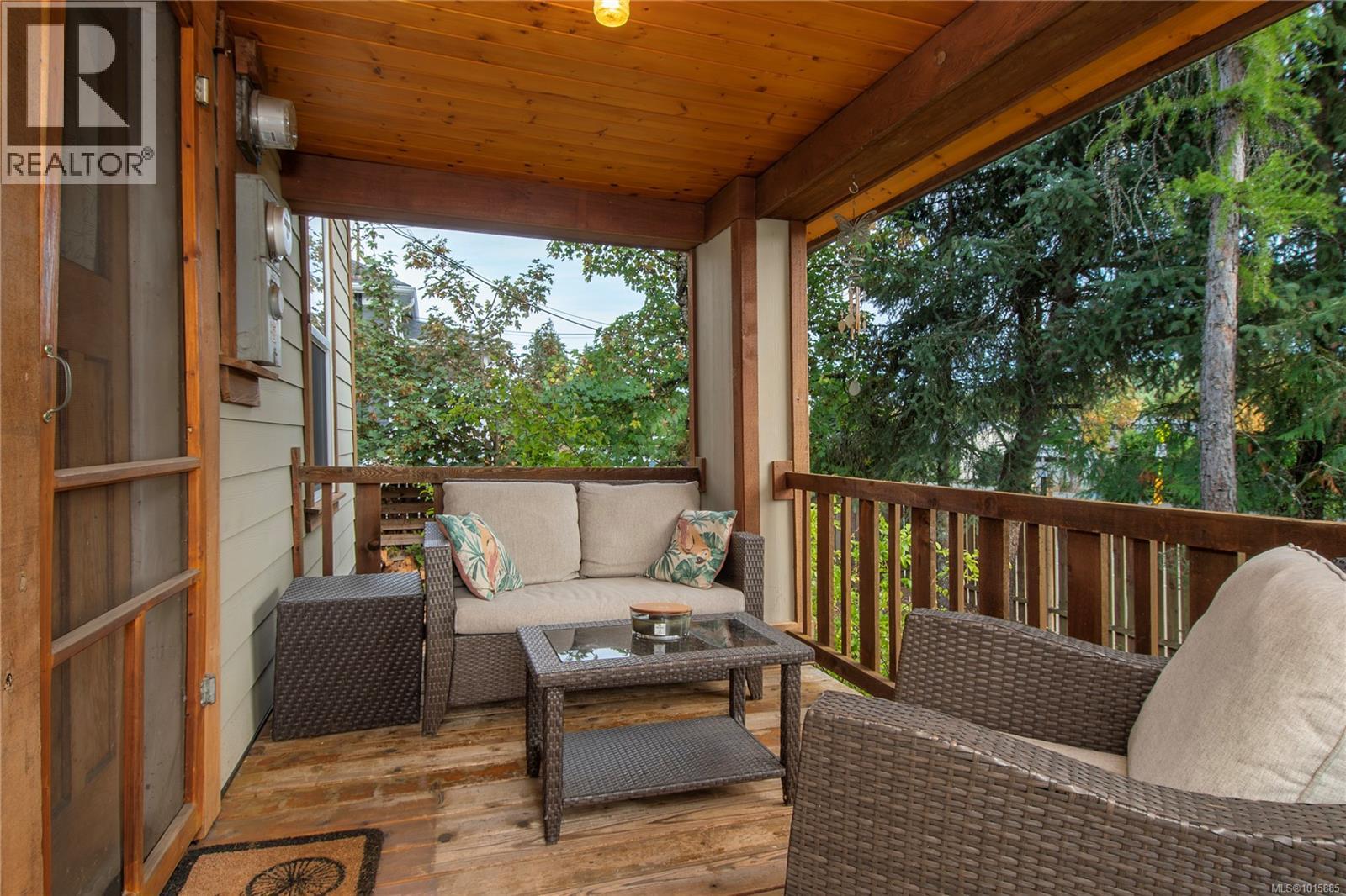 2792 Dunsmuir Ave, Cumberland, British Columbia  V0R 1S0 - Photo 5 - 1015885
