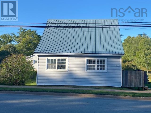 208 Kitchener Street, Stewiacke, Nova Scotia  B0N 2J0 - Photo 3 - 202523326