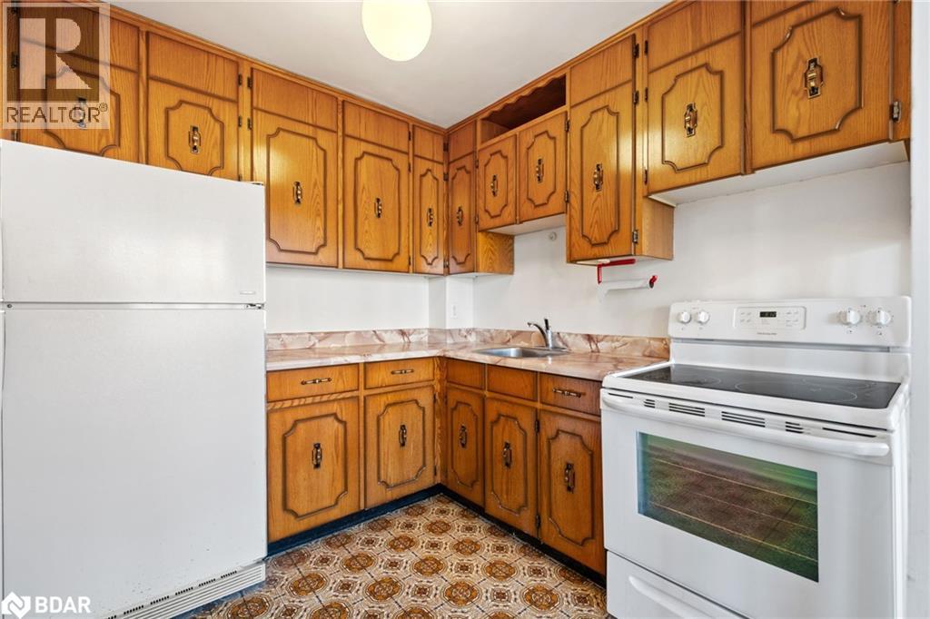 8 Kinsdale Boulevard Unit# 35, Toronto, Ontario  M8Y 1T9 - Photo 3 - 40774620